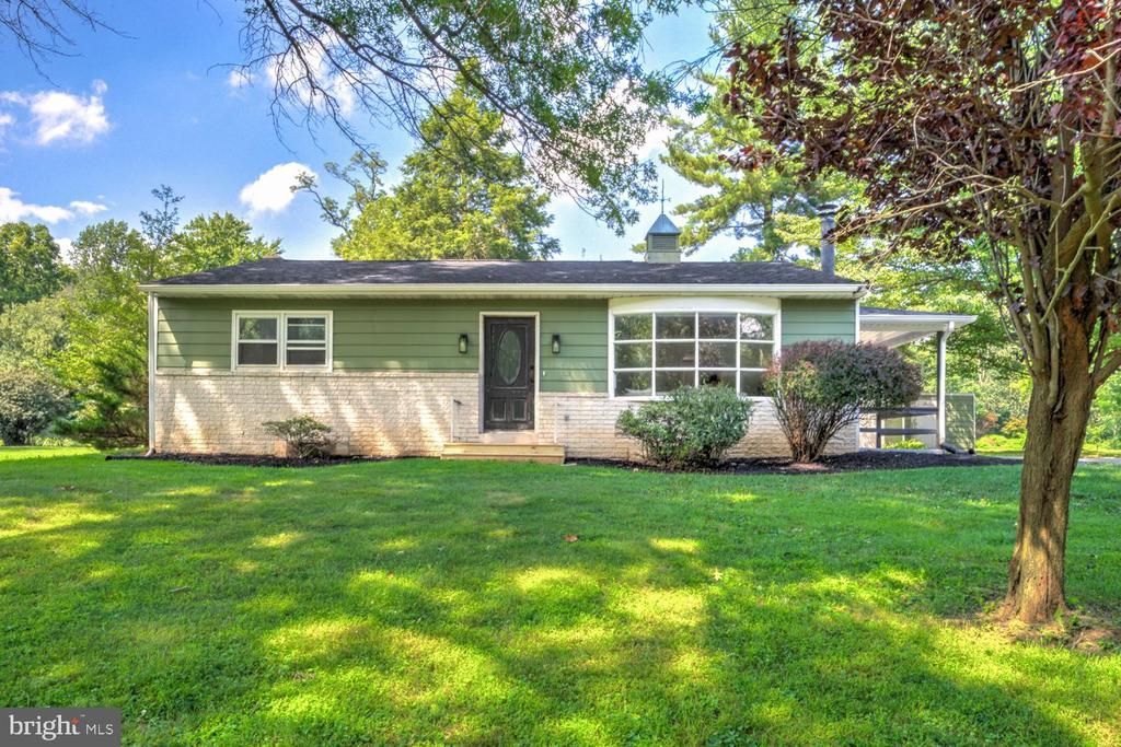 605 SYCAMORE DRIVE , COLUMBIA, PA 17512