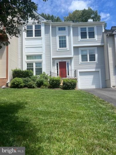 6531 Palisades Drive, Centreville, VA 20121 Main Photo