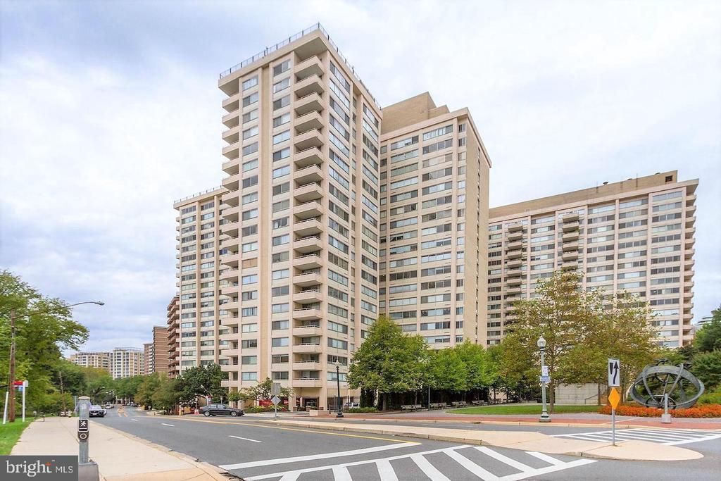 5500 FRIENDSHIP BOULEVARD , CHEVY CHASE, MD 20815