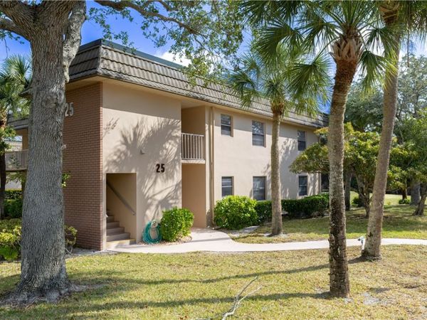 25 Vista Gardens Trail, Unit 201, Vero Beach, FL 32962