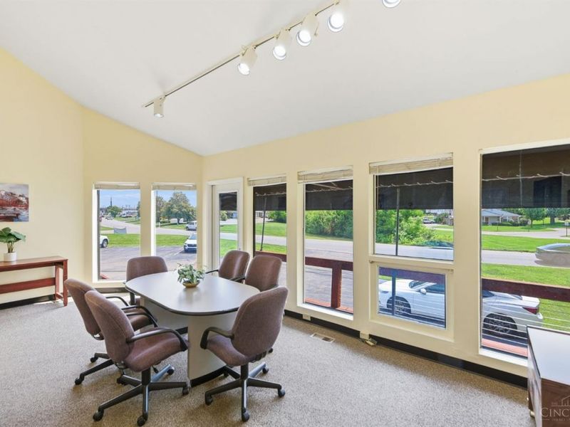 7419 Kingsgate Way, West Chester, OH 45069 Photo 4