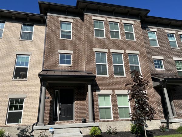 329 Wakefield Way , Zionsville, IN 46077