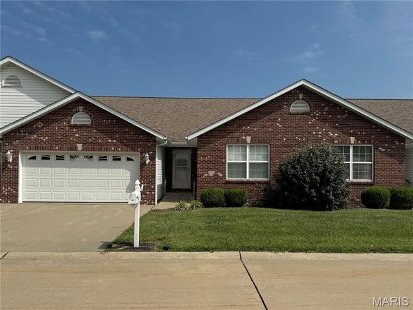 303 Elizabeth Drive , Litchfield, IL 62056