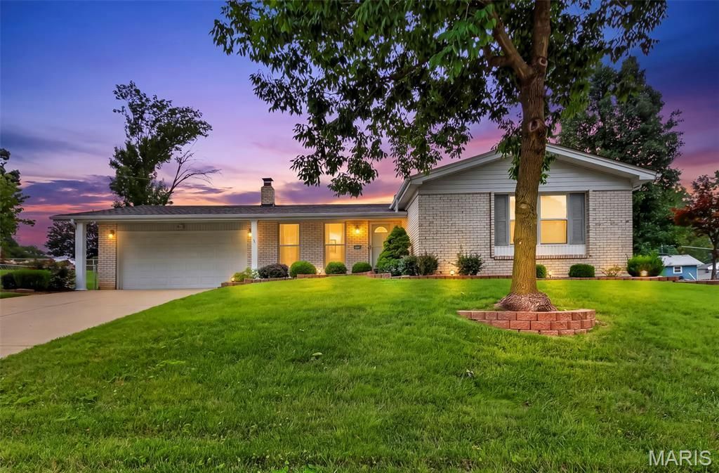 3020 Mockingbird Drive, Saint Charles, MO 63301 Main Photo