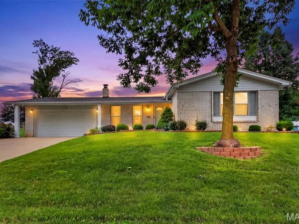 3020 Mockingbird Drive, St Charles, MO 63301