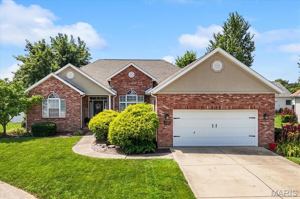 580 Manor Lane, Millstadt, IL 62260 Main Photo