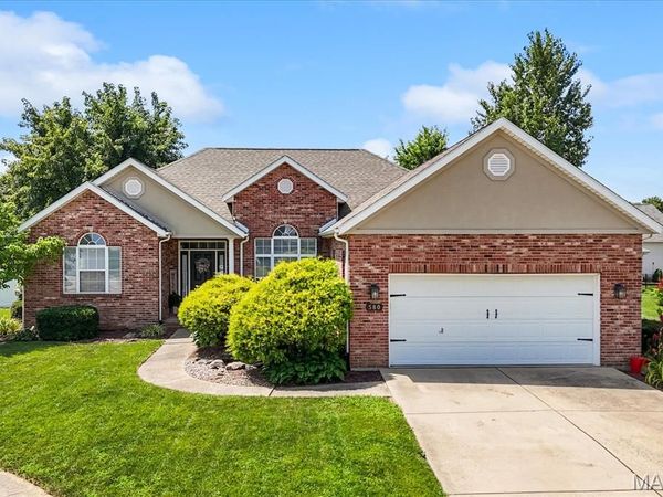 580 Manor Lane, Millstadt, IL 62260
