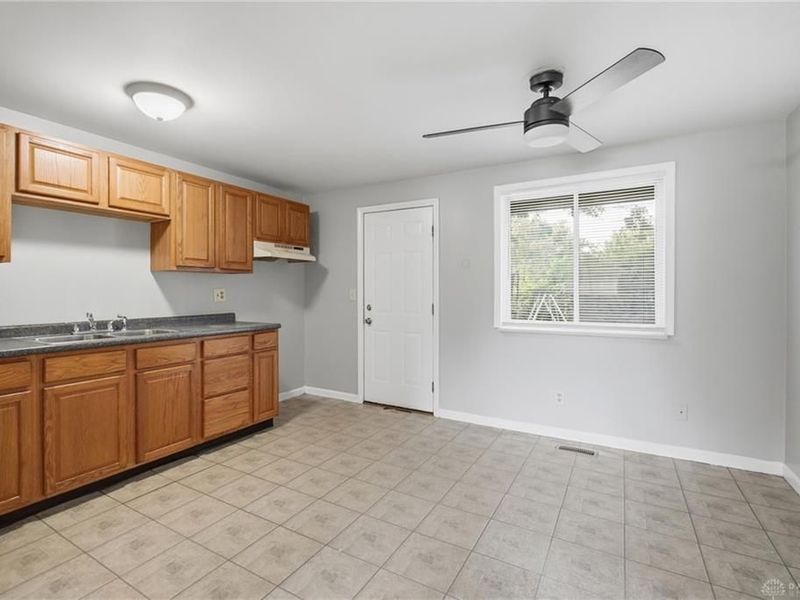 7309 Maringo Drive, Huber Heights, OH 45424 Photo 10