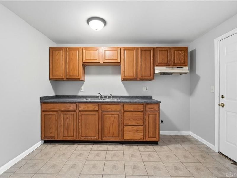 7309 Maringo Drive, Huber Heights, OH 45424 Photo 12