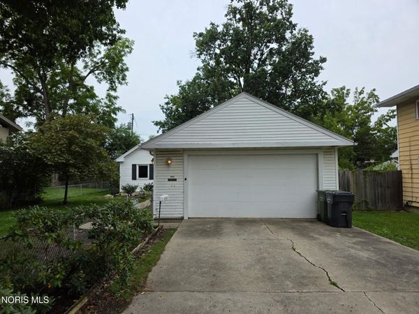1017 Birch Avenue , Maumee, OH 43537
