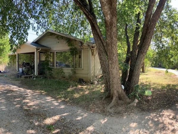 108 N Strauss Street , Robinson, TX 76706