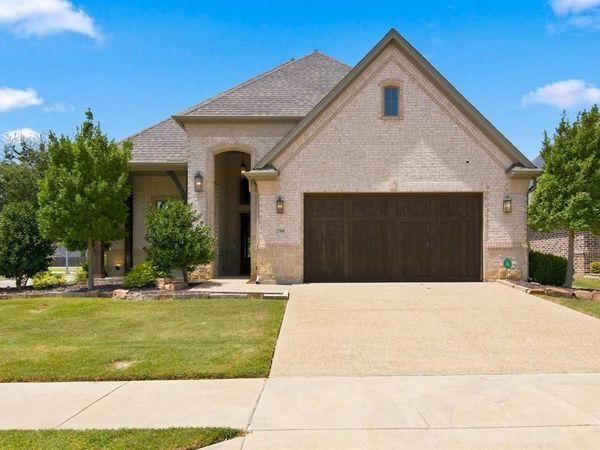 2701 Trinity Trail Way, Fort Worth, TX 76118