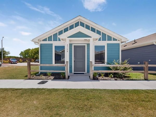 8754 Texas Risinger Drive , Unit 64, Fort Worth, TX 76123
