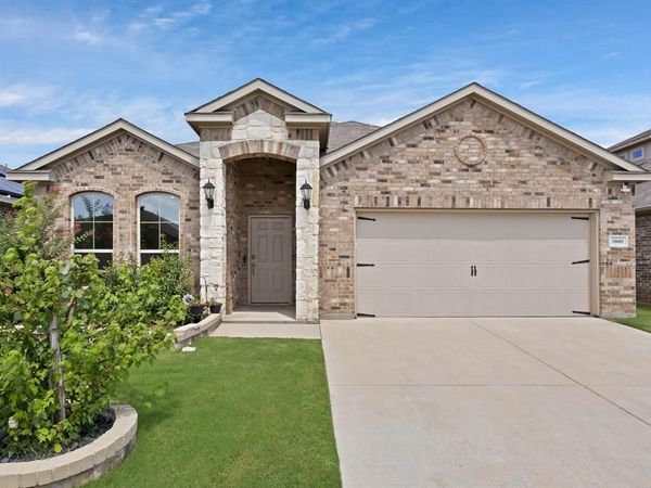 10601 Summer Place Lane , Fort Worth, TX 76140
