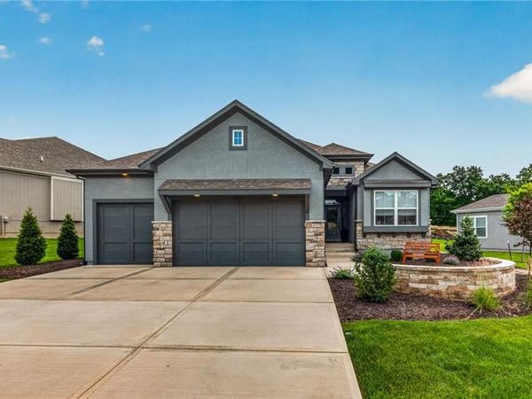 7211 Westgate Street, Shawnee, KS 66216
