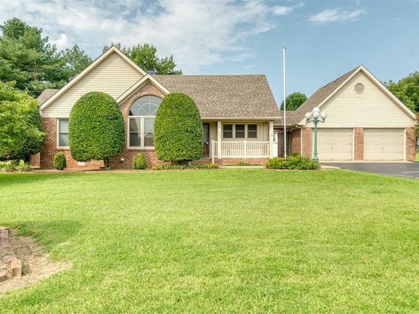 922 S College Street, Franklin, KY 42134