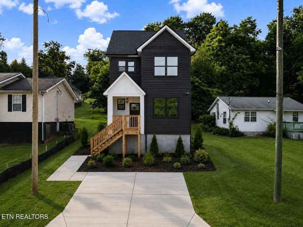 4913 NW Tenwood Drive, Knoxville, TN 37921