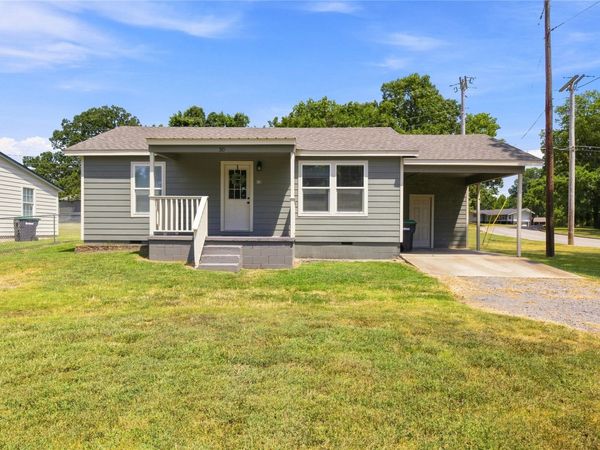 310 E First Street , Tahlequah, OK 74464