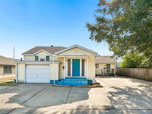 613 OAK Avenue , Harahan, LA 70123