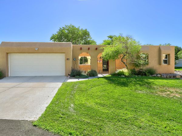 612 Green Valley Drive SE, Albuquerque, NM 87123
