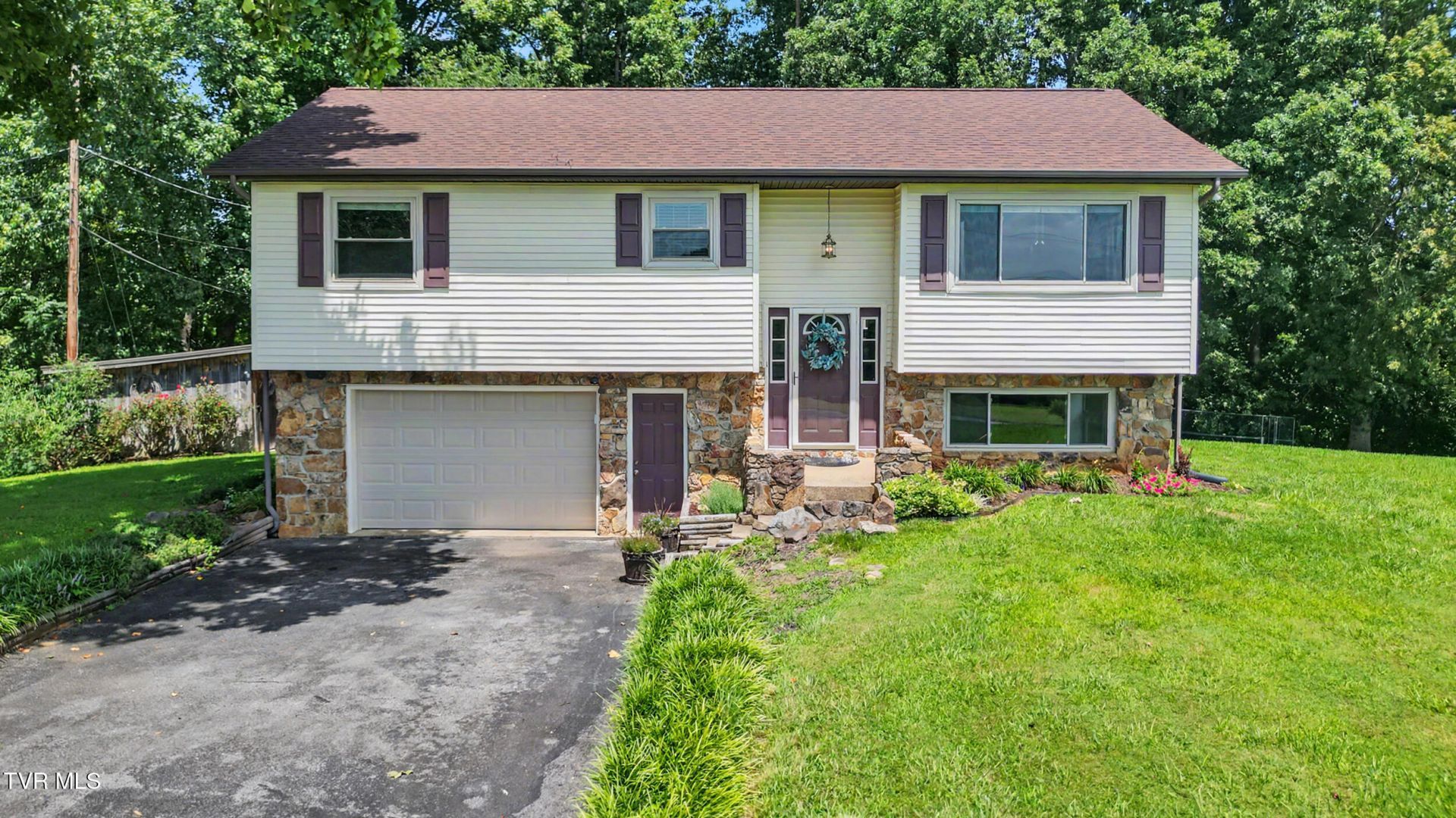 1695 Jim Fox Road, Greeneville, TN 37743 Main Photo