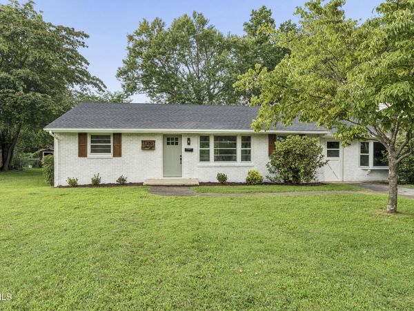 1302 Oxford Place, Johnson City, TN 37601