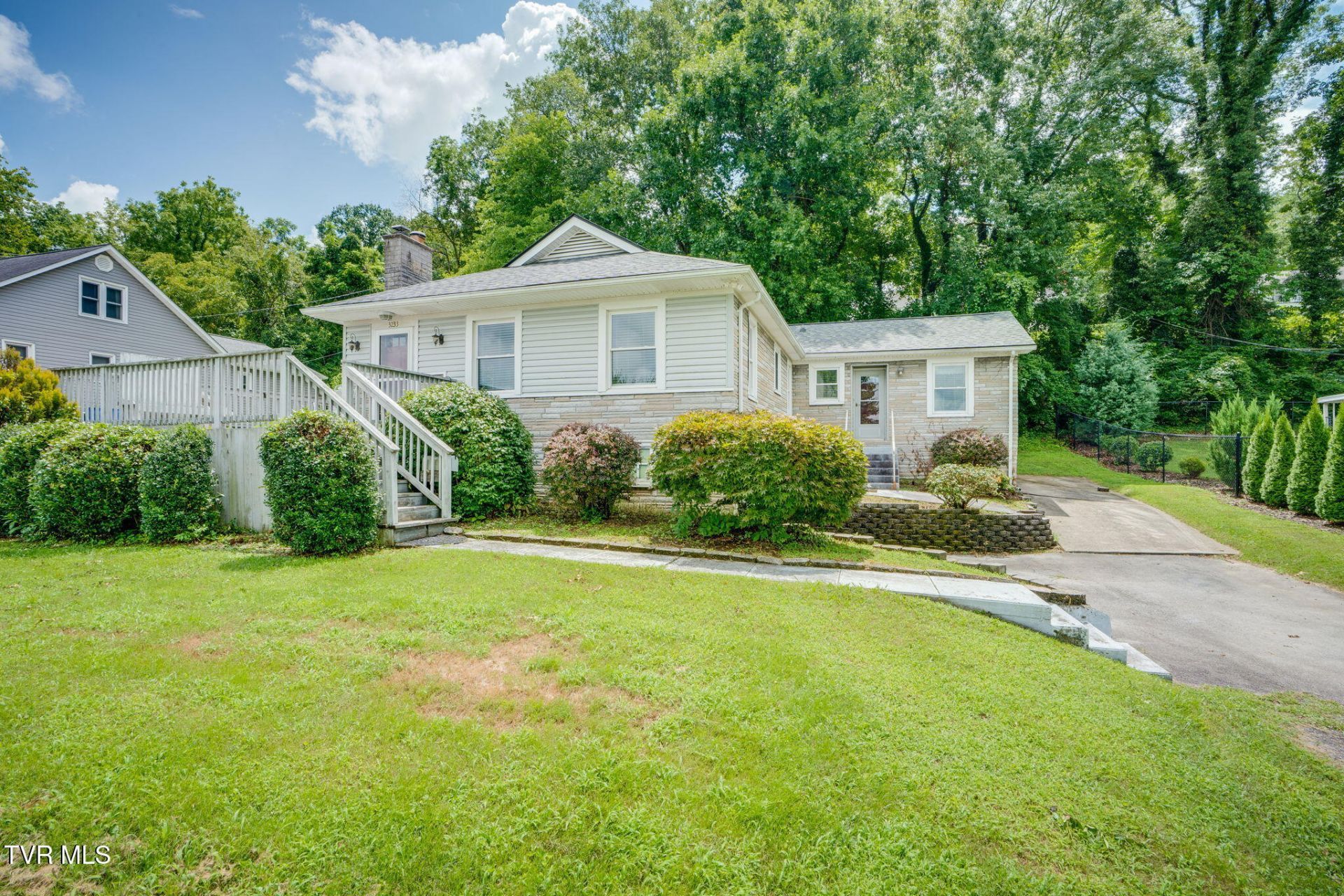 3233 Clover Street, Kingsport, TN 37664 Main Photo