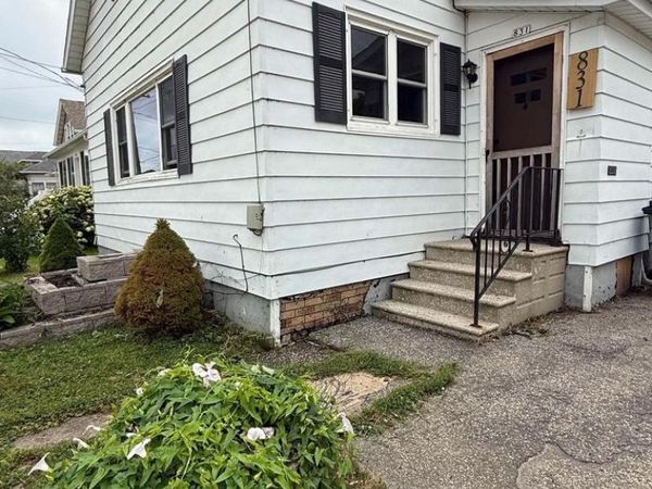 831 WINNEBAG0 AVENUE, Oshkosh, WI 54901