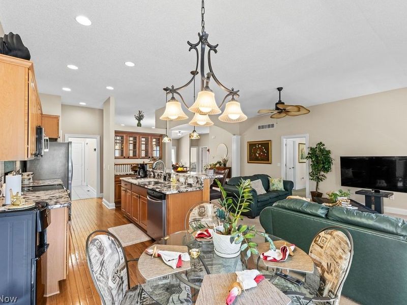 847 Heron Lakes Circle, Cuyahoga Falls, OH 44223 Photo 18