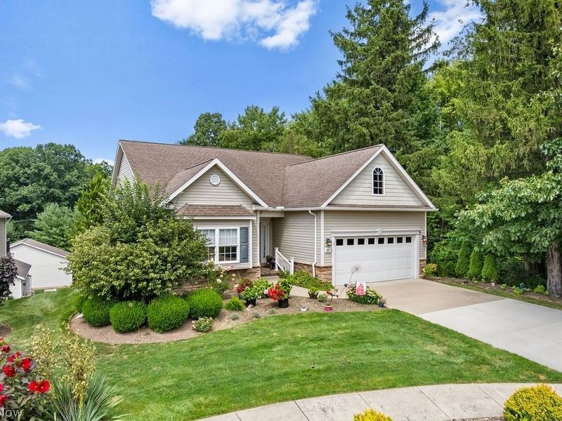 847 Heron Lakes Circle, Cuyahoga Falls, OH 44223 Photo 2