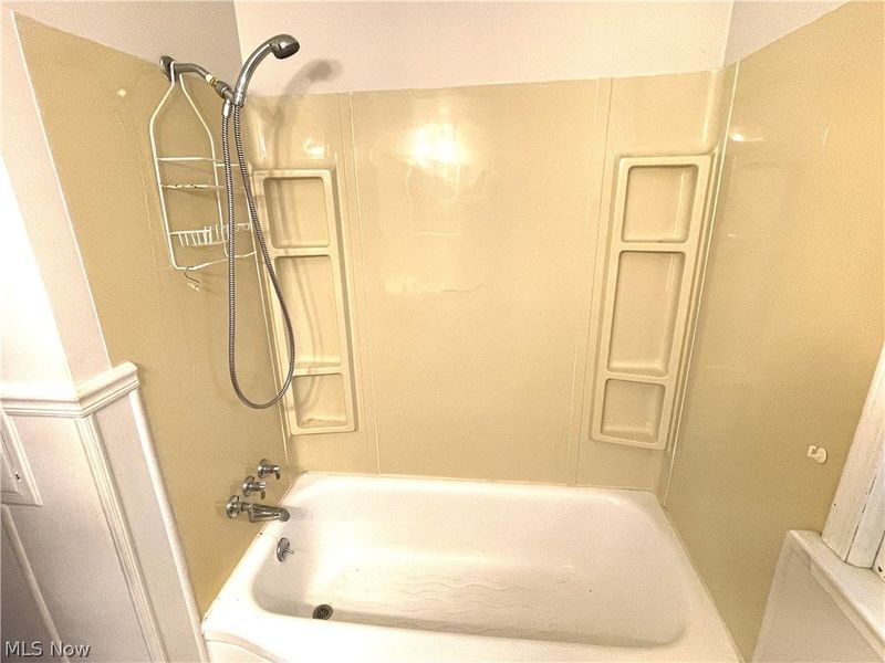 28532 Lake Shore Boulevard, Willowick, OH 44095 Photo 11
