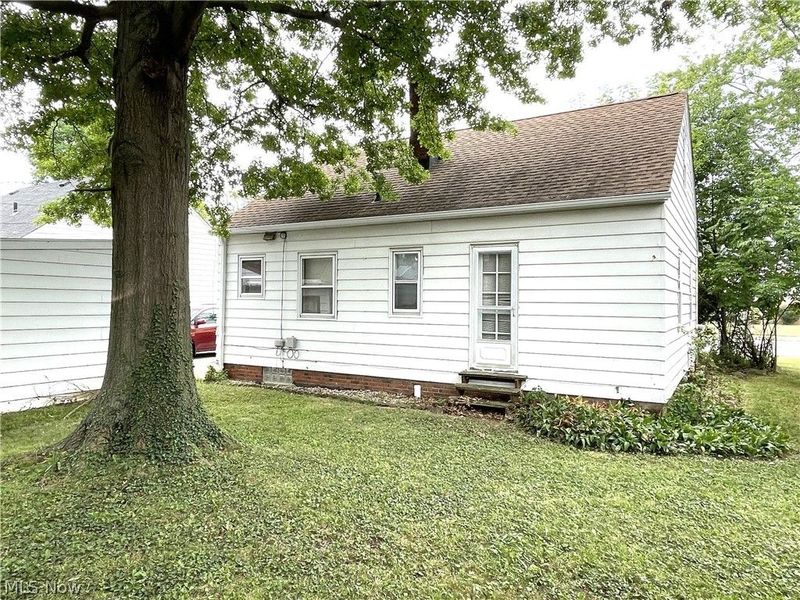28532 Lake Shore Boulevard, Willowick, OH 44095 Photo 2