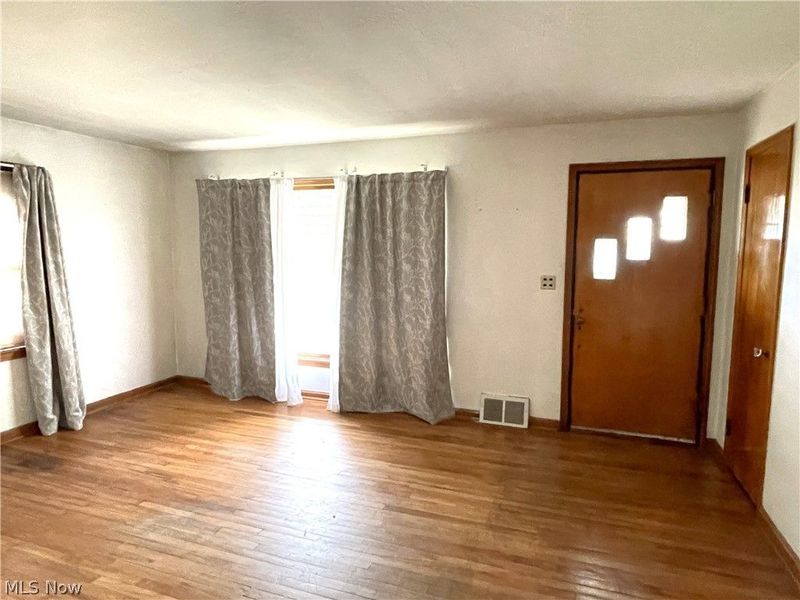 28532 Lake Shore Boulevard, Willowick, OH 44095 Photo 7
