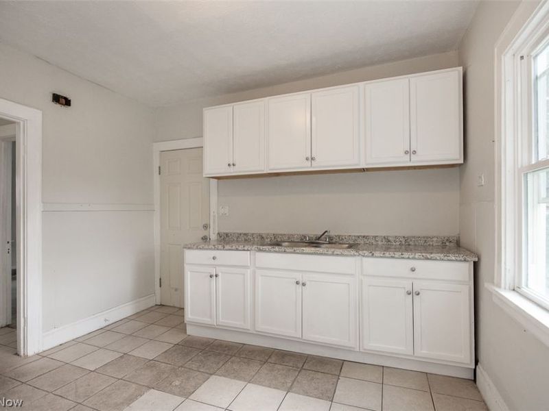 723 E 162nd Street, Cleveland, OH 44110 Photo 6