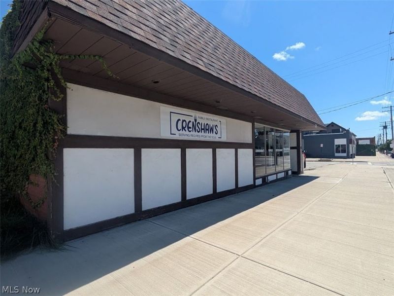 651 E 185th Street , Euclid, OH 44119 Photo 2
