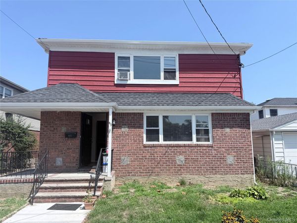 83 Gibson Boulevard , Valley Stream, NY 11581