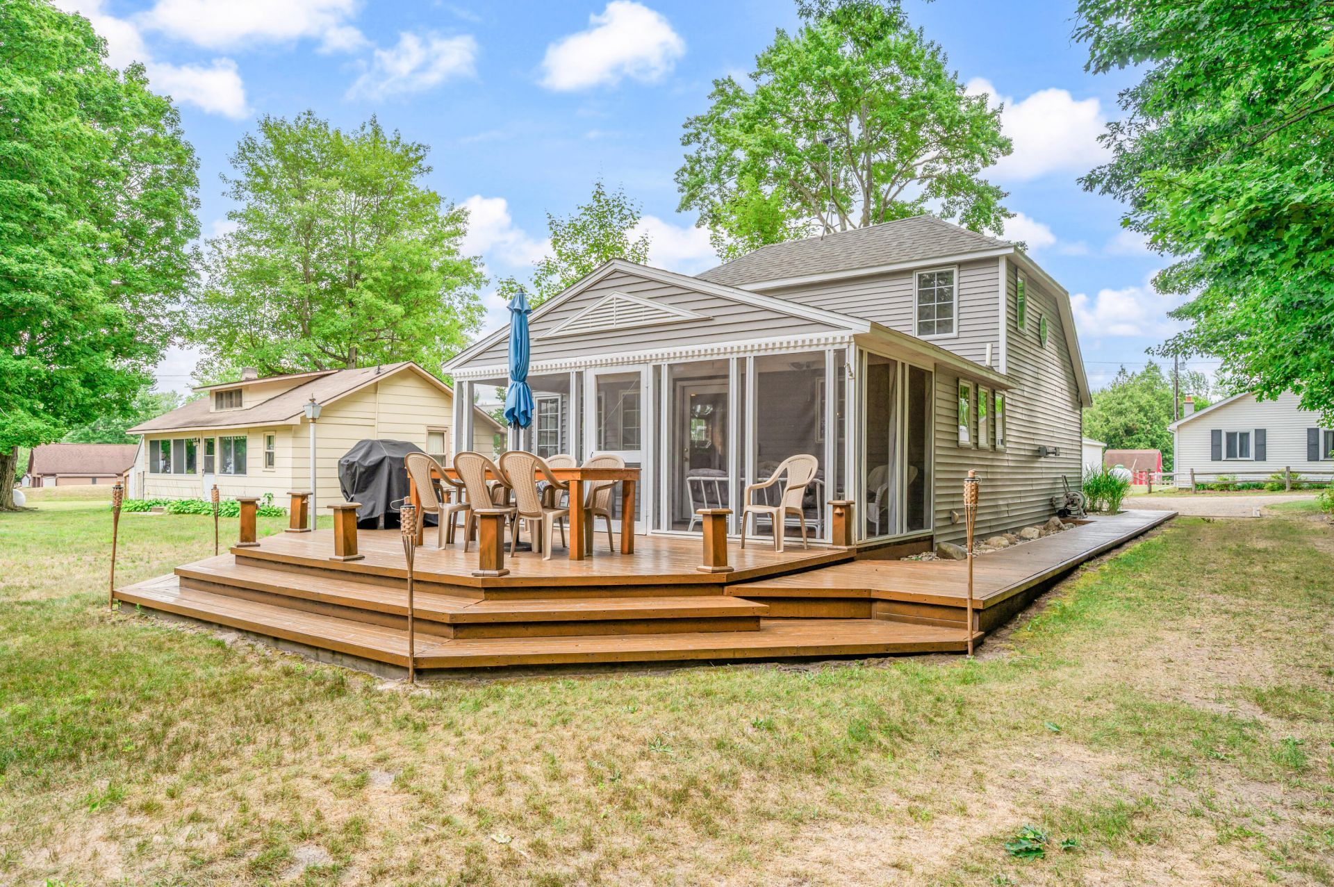 8786 E Lake Drive, Hesperia, MI 49421 Main Photo