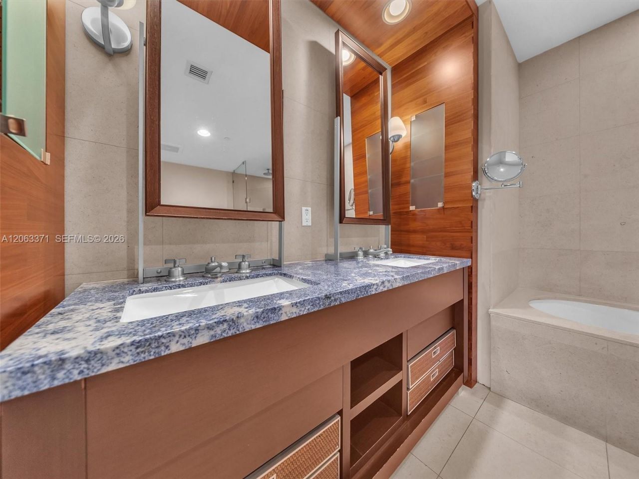 Please Call For Address, Unit 512, Miami Beach, FL 33141 Photo