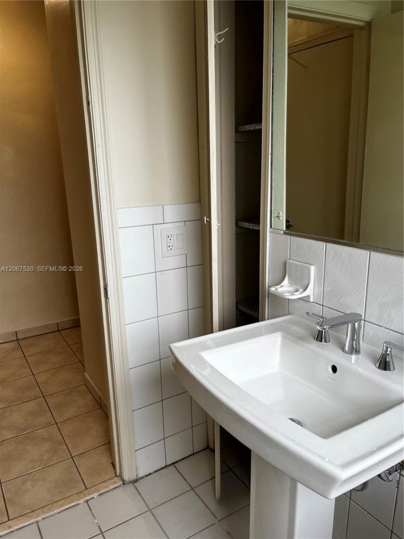 3351 SW 18th St, Unit 3351, Miami, FL 33145 Photo
