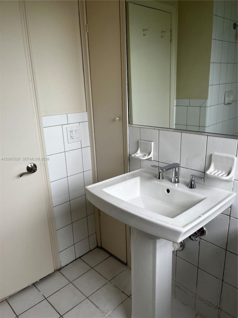 3351 SW 18th St, Unit 3351, Miami, FL 33145 Photo