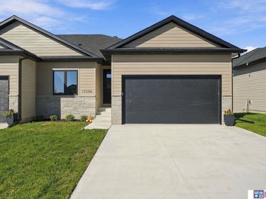 10506 Majestic Lane, Lincoln, NE 68527