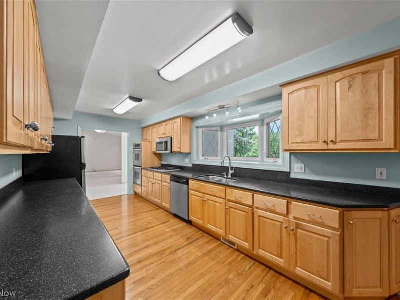24800 Shaker Boulevard , Beachwood, OH 44122 Photo 12