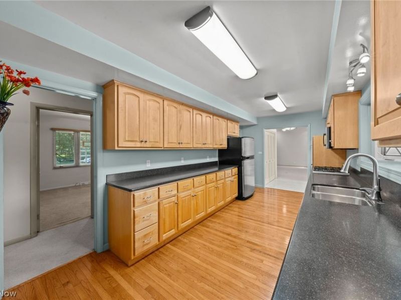 24800 Shaker Boulevard , Beachwood, OH 44122 Photo 13