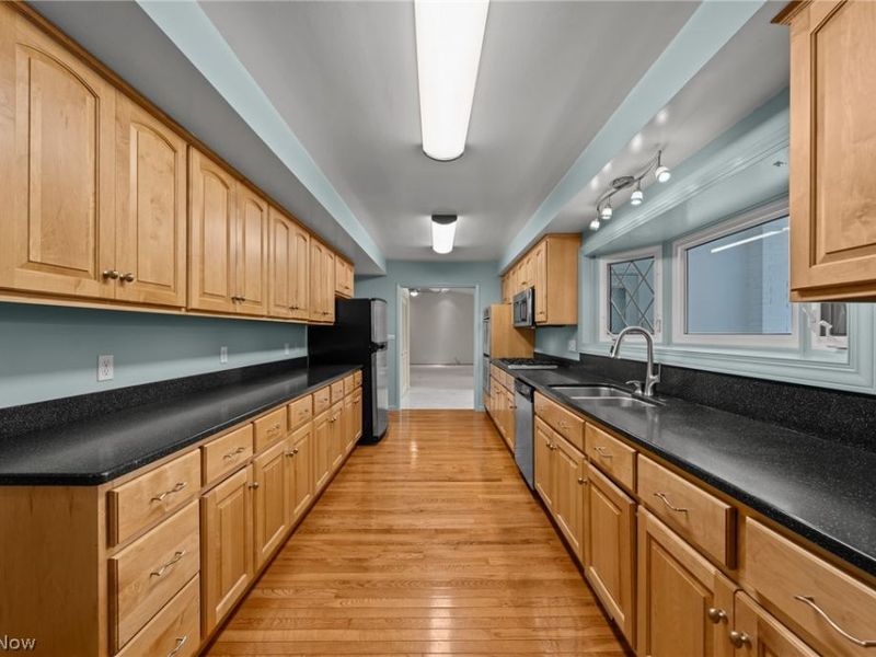 24800 Shaker Boulevard , Beachwood, OH 44122 Photo 15