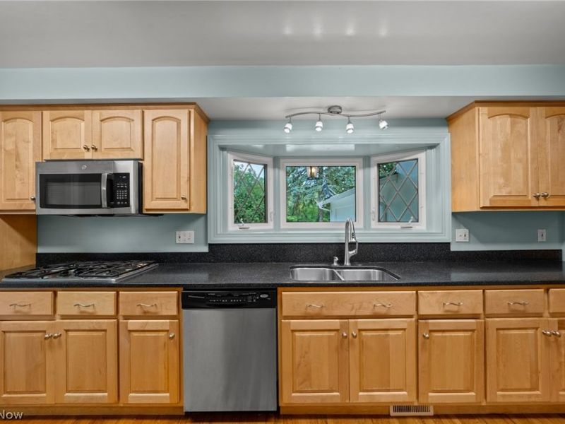 24800 Shaker Boulevard , Beachwood, OH 44122 Photo 16
