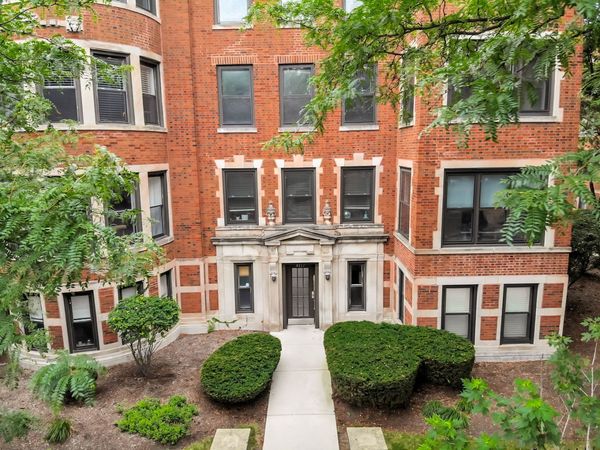 4117 N Sheridan Road, Unit 2N, Chicago, IL 60613