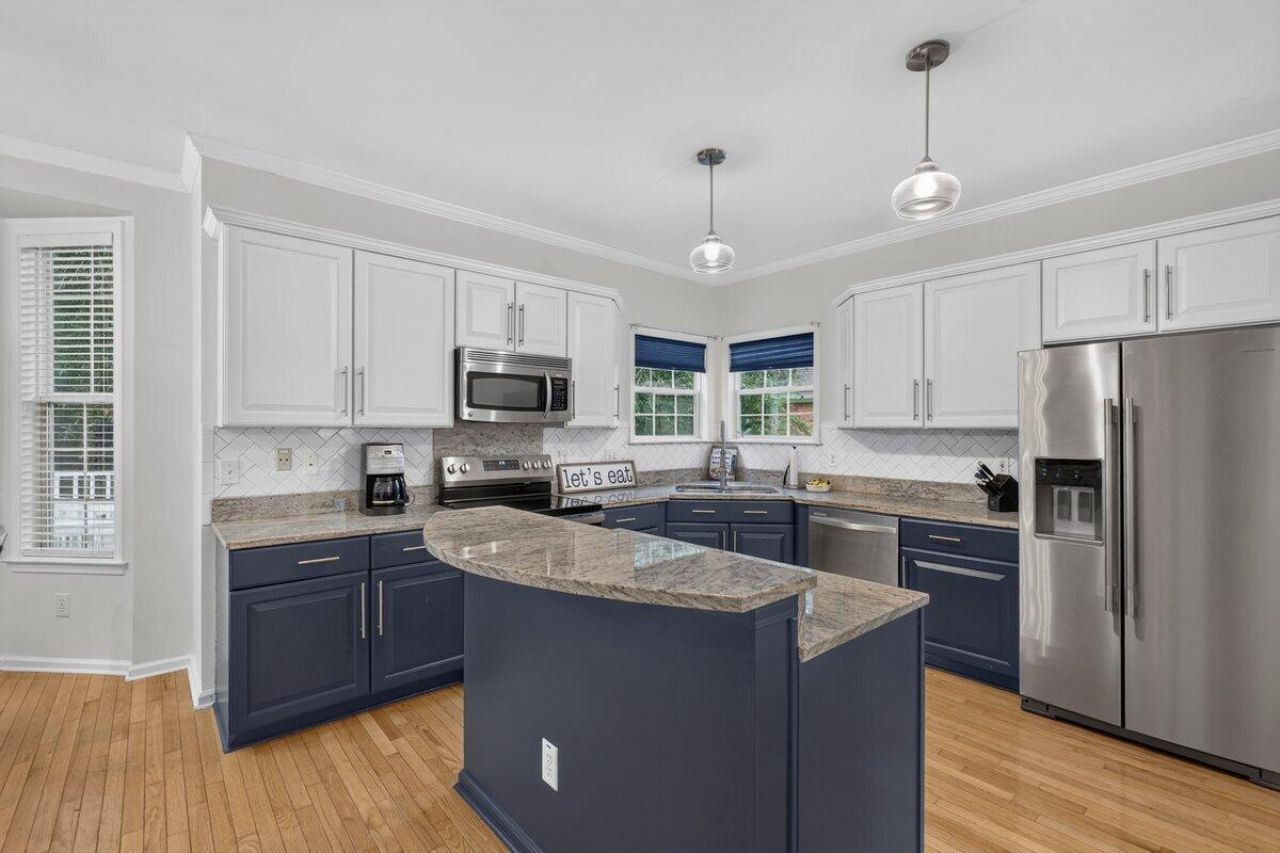 200 Oak Point Landing Drive Photo 8
