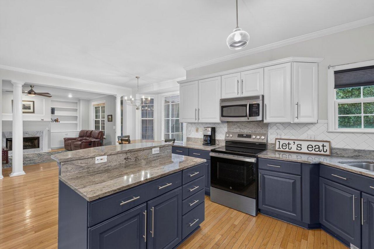 200 Oak Point Landing Drive Photo 9