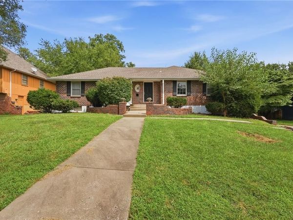 8705 Tennessee Avenue, Raytown, MO 64138