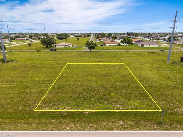 711 El Dorado BLVD N, CAPE CORAL, FL 33993